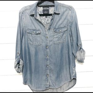 American Eagle Denim buttoned-down Medium